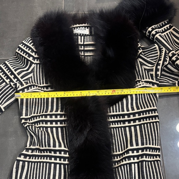 Vintage Italian coat with fur trim - Picture 10 of 16